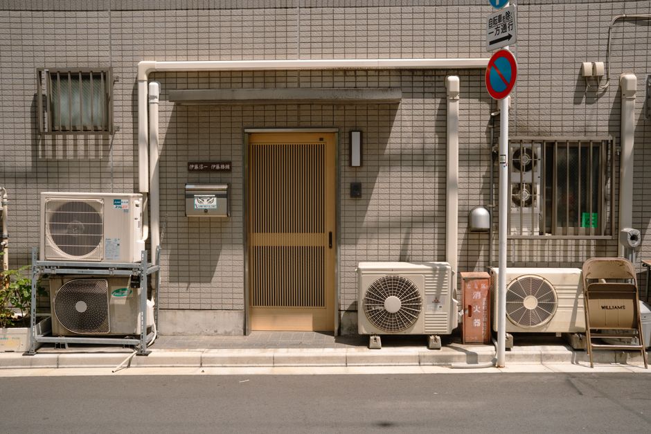 Outdoor air conditioning compressor unit
